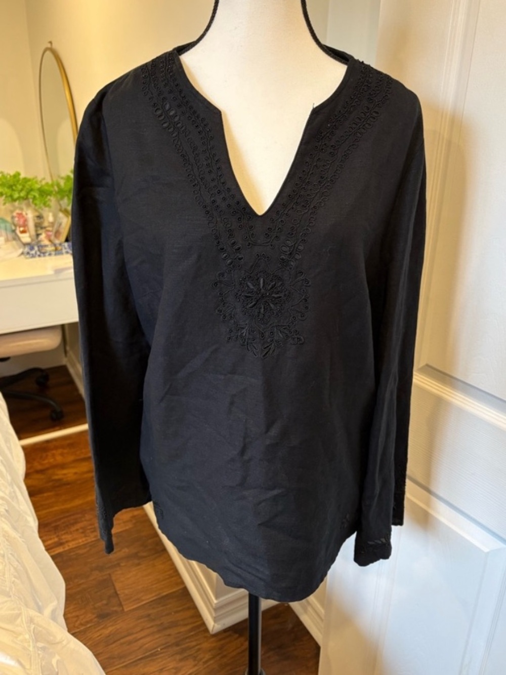 Tribal Black Linen Blend Embroidered Boho Tunic Top Size 16